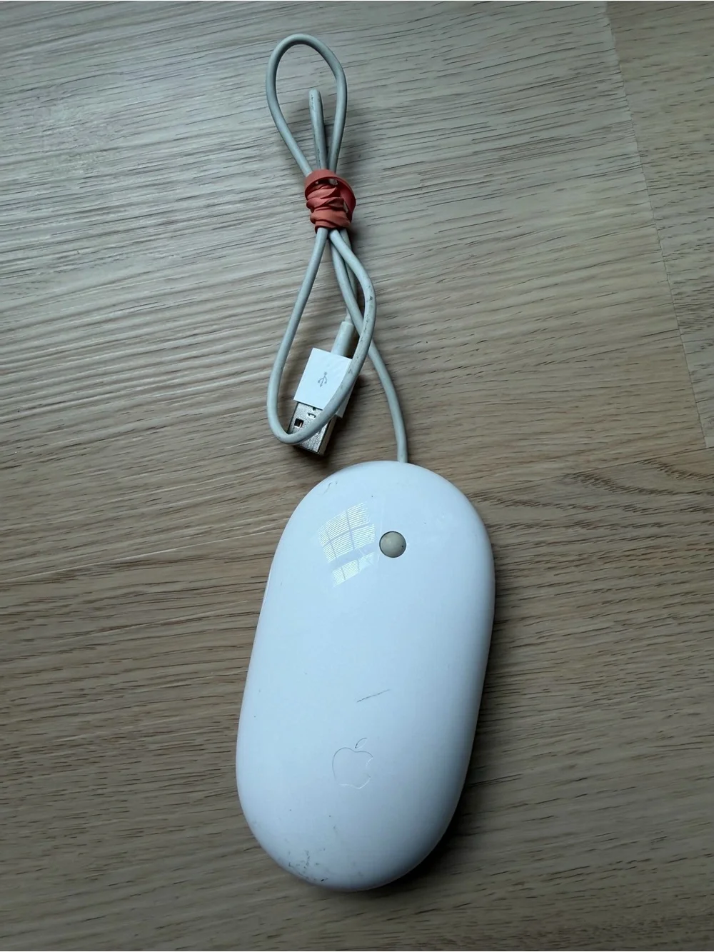 Apple A1152 Wired Optical USB Mouse White Mighty Mouse MB112LL/B